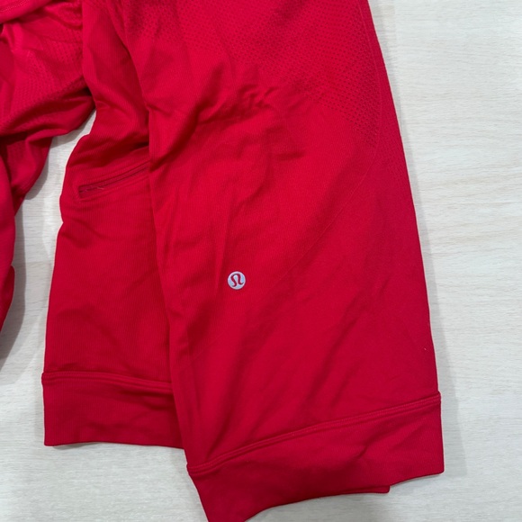 Women’s Lululemon Jacket - Picture 2 of 3